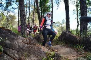 BIB: 1850
                            <button type="button" onclick="openModal(18961873)" class="btn btn-primary btn-sm float-right btn-popup" data-toggle="modal" data-target=".modal-high-quality">
                        <i class="fas fa-shopping-cart"></i> Add to Cart
                    </button>
                                            <button type="button" onclick="isThisMe(18961873, true)" class="btn btn-success btn-sm float-right btn-popup btn-isme hidden" data-toggle="tooltip" data-placement="bottom" title="นี่คือรูปของคุณใช่ไหม คลิกที่นี่เพื่อเอาเข้าอัลบั้ม">
                        <i class="fas fa-plus"></i> Add to album
                    </button>
                    <button type="button" onclick="isThisMe(18961873, false)" class="btn btn-warning btn-sm float-right btn-popup btn-isnotme hidden">
                        <i class="fas fa-ban"></i> Remove from album
                    </button>